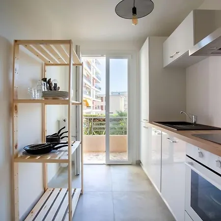 Apartment 3pieces Au Centre D'antibes *